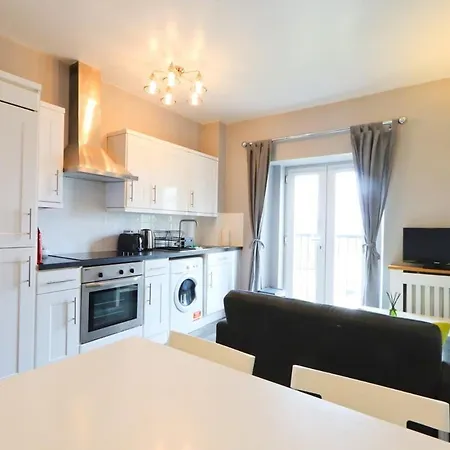 One Bedroom Flat Near Temple Meads